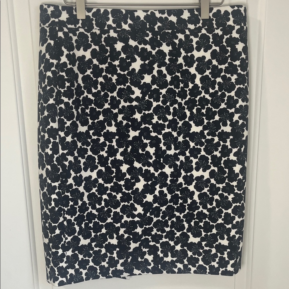J. Crew Black and White Floral Pencil Skirt - Size 10